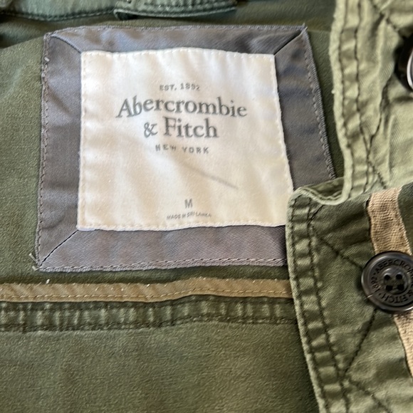 Cute jacket! - Picture 4 of 8